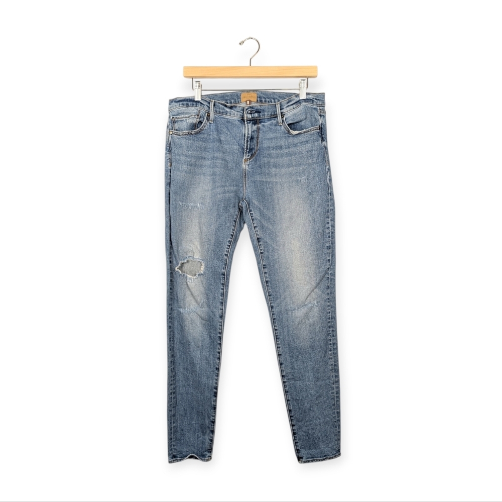 Driftwood Beau Distressed Light Wash Stretch Denim Jeans Size 30